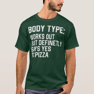 Het grappige type van lichaam werkt uit maar zegt t-shirt