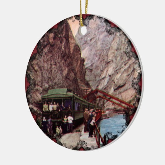 Het Hanging Bridge Ornament (Links)