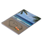 Het hart in de zand met je Initialen Notitieboek (Linkerzijde)