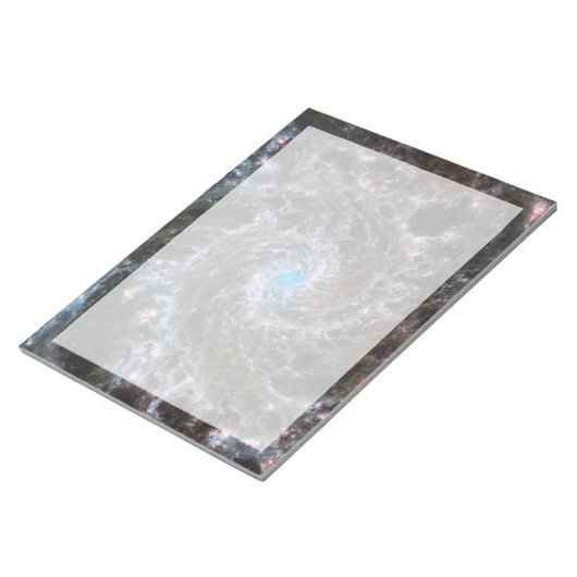 Het hart van Messier 74 Notitieblok (Schuin)