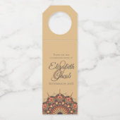 Het hedendaagse bruine strand Mandala Wedding Flessenhanger (Voorkant)