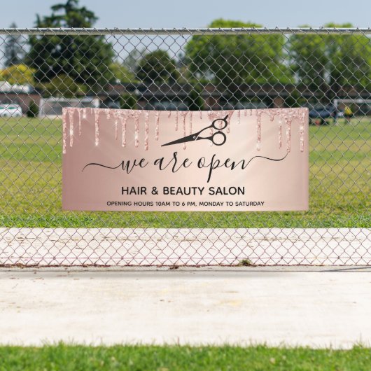 Het heropenen van haar schoonheid salon roos goudg spandoek (Insitu)