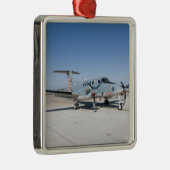 Het honderdjarig bestaan van de herdenking van de metalen ornament (Rechts)