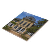 Het hoofdgebouw, gerenoveerd door tegeltje (Zijkant)