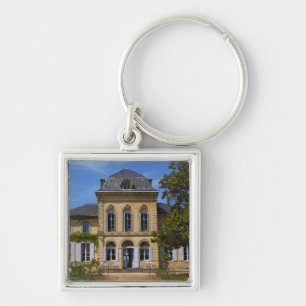 Het hoofdgebouw van het kasteel, gerenoveerd door sleutelhanger