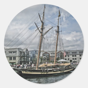 Het hoogste schip in Halifax Ronde Sticker