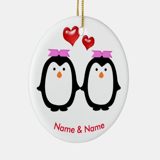 Het houden van Pinguïn Twee Vrouwen Keramisch Ornament (Rechts)