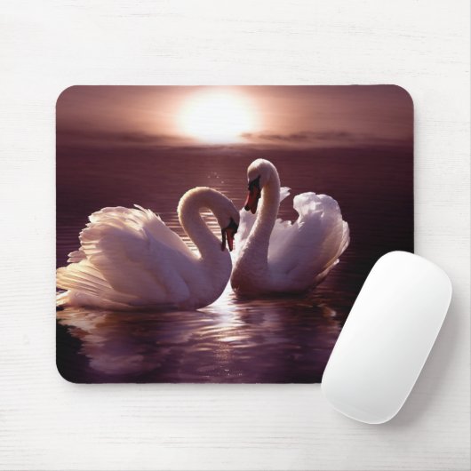 Het houden Zwans die een Hart vormen Muismat (Met muis)