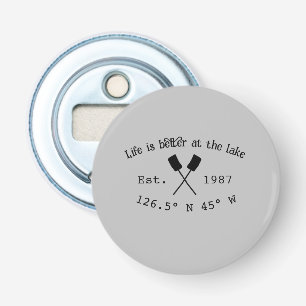 Het huis aan het meer. Datum jaar aangepaste coörd Button Flesopener