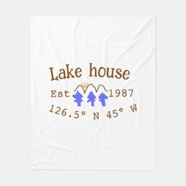 Het huis aan het meer. Datum jaar aangepaste coörd Fleece Deken