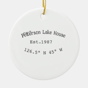 Het huis aan het meer. Datum jaar aangepaste coörd Keramisch Ornament