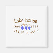 Het huis aan het meer. Datum jaar aangepaste coörd Magneet (Voorkant)