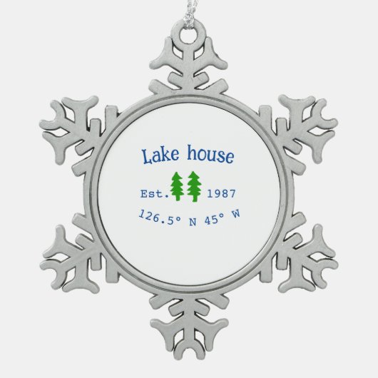 Het huis aan het meer. Datum jaar aangepaste coörd Tin Sneeuwvlok Ornament (Voorkant)
