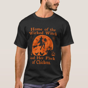 Het huis van de boze heks en haar kudde kippen t-shirt