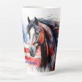 Het huis van de dappere vlag en het paard latte mok (Voorkant)