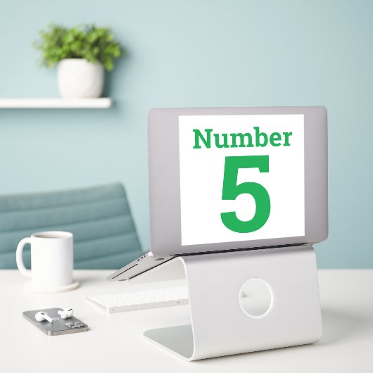 Het huisvuil kan of het Enige Digitale Aantal van  Sticker (Laptop op bureau)