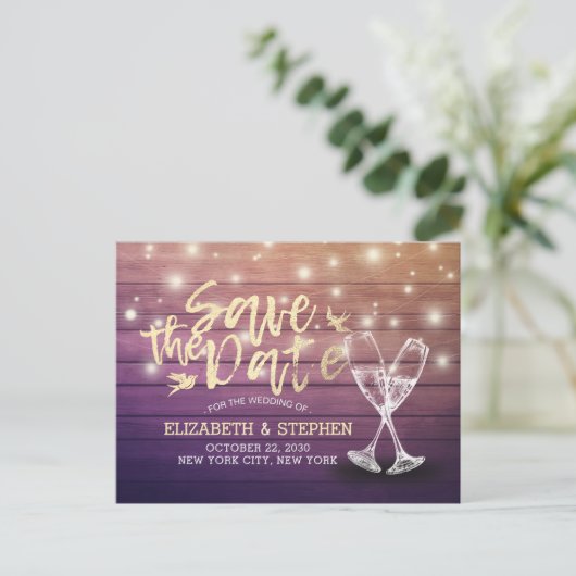 Het huwelijk bewaart de Datum Champagne Glasses Wo Aankondigingskaart (Staand voorkant)