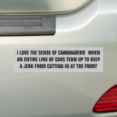 Het in een rij snijden van auto's voorkomen van he bumpersticker (Op auto)
