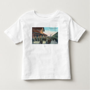 Het instappen van treinreizigers kinder shirts