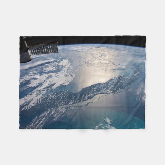 Het internationale ruimtestation boven de Atlantis Fleece Deken (Voorkant (Horizontaal))