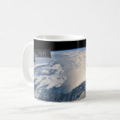 Het internationale ruimtestation boven de Atlantis Koffiemok (Voorkant links)