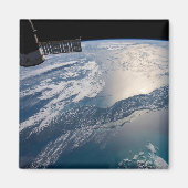 Het internationale ruimtestation boven de Atlantis Magneet (Voorkant)