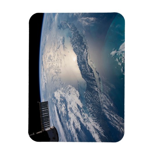 Het internationale ruimtestation boven de Atlantis Magneet (Verticaal)