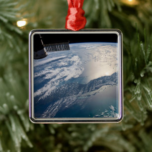 Het internationale ruimtestation boven de Atlantis Metalen Ornament