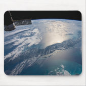 Het internationale ruimtestation boven de Atlantis Muismat (Voorkant)