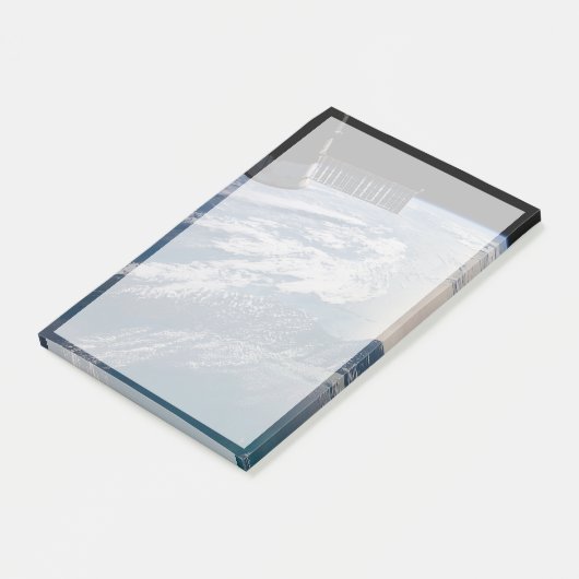 Het internationale ruimtestation boven de Atlantis Post-it® Notes (Schuin)