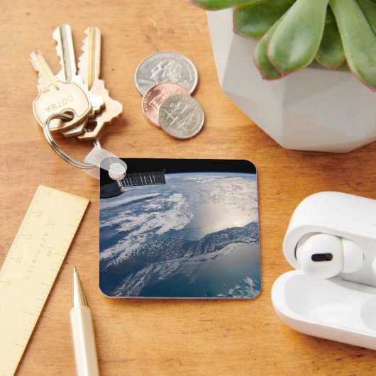 Het internationale ruimtestation boven de Atlantis Sleutelhanger (Bureau)