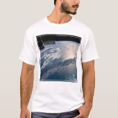 Het internationale ruimtestation boven de Atlantis T-shirt (Voorkant)