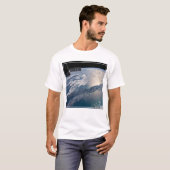 Het internationale ruimtestation boven de Atlantis T-shirt (Voorkant volledig)