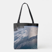Het internationale ruimtestation boven de Atlantis Tote Bag (Achterkant)