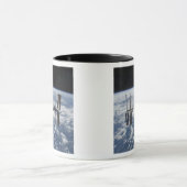 Het internationale ruimtestation in een baan om de mok (Midden)