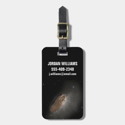 Het interstellaire object Oumuamua. Bagagelabel (Voorkant verticaal)