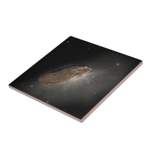 Het interstellaire object Oumuamua. Tegeltje (Zijkant)