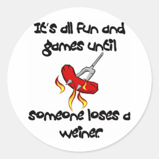 Het is allemaal leuk en spel totdat iemand een wij ronde sticker