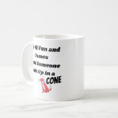 Het is allemaal leuk en spel totdat iemand.. kegel koffiemok (Voorkant links)