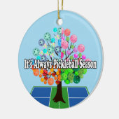 Het is altijd Pickleball Sason - Vier seizoensbome Keramisch Ornament (Links)