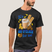 Het is Chai O Clock Funny Coffee Tea Drink T-shirt (Voorkant)