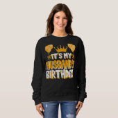 Het is de 'Birthday Celebration Family Matc' van m Trui (Voorkant volledig)