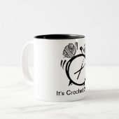 Het is de Crochet O'Clock Standard Coffee Mok (Voorkant links)