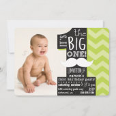 Het is de grote. Eerste uitnodiging op de foto van (Voorkant)