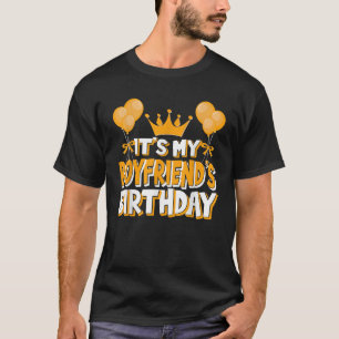 Het is de verjaardag van mijn vriend, familie man t-shirt