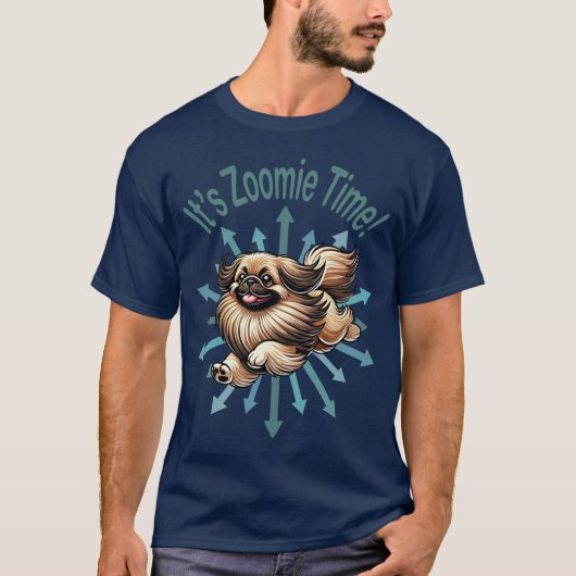 Het is de Zoomie Time Pekingees T-shirt (Voorkant)