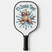 Het is de Zoomie Time Poodle Pickleball Paddle (Achterkant)