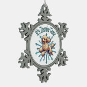 Het is de Zoomie Time Poodle Tin Sneeuwvlok Ornament (Links)