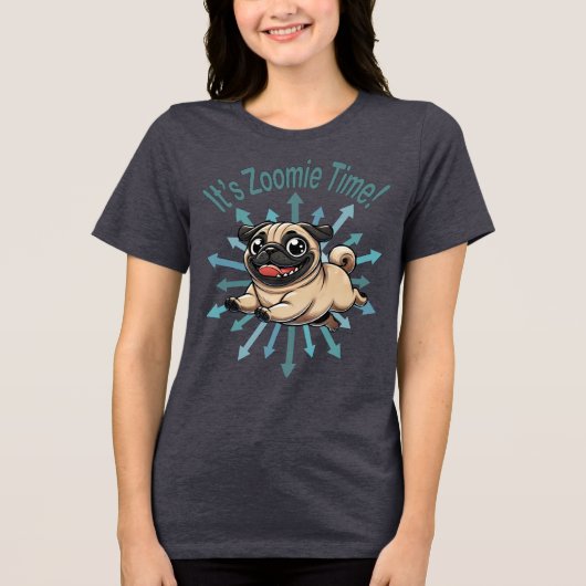 Het is de Zoomie Time Pug Tri-Blend Shirt (Voorkant)