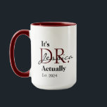 Het is Dr. [Aangepaste naam] Werkelijk ingesteld.  Mok<br><div class="desc">Vier een mijlpaal met de elegante en krachtige "Het is Dr. [Aangepaste naam], eigenlijk - Est. [Jaar]" mok! Perfect voor nieuwe afgestudeerden, academici of professionals, deze bruin-witte mok is een stijlvolle manier om zuurverdiende prestaties te eren. Met geavanceerde typografie met een mix van gedurfde en scriptlettertypen, is het een doordacht...</div>